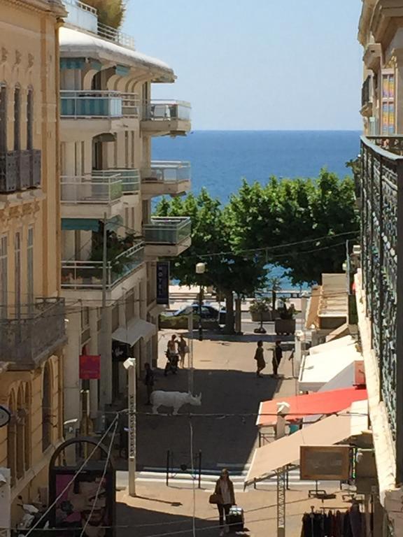 F2 balcon à 1minute de la plage Saint-Raphaël Camera foto